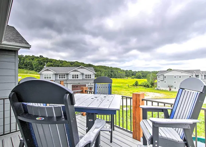 Chic Plymouth Townhome < 1 Mi To Road America