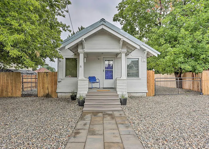 Pet-Friendly Baker City Escape W/ Private Yard!