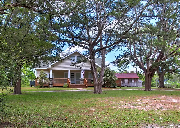 Secluded & Quiet Atlantic Home: 1 Mi To Boat Ramp!