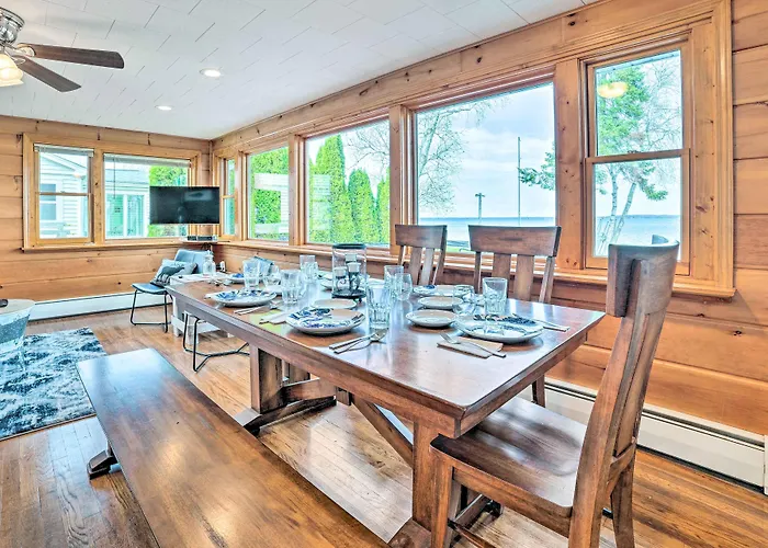 Houghton Lake Cottage W/ New Private Deck!