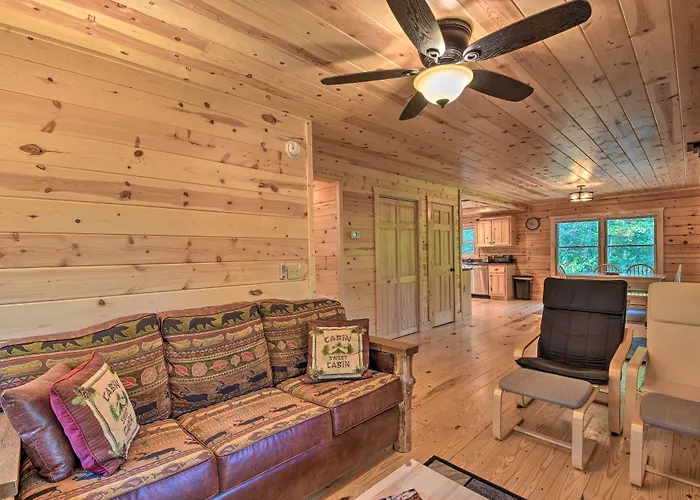Secluded Cabin W/ Deck 13 Miles To Downtown Murphy