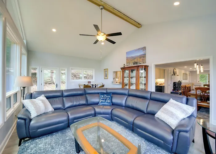 Remote Smoky Mtn Escape W/ Views & Trail Access!