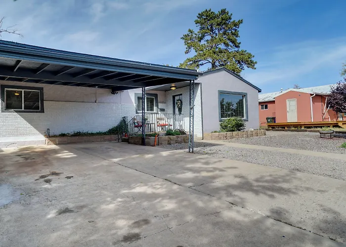 Chic Silver City Getaway W/ Patio + Gas Grill