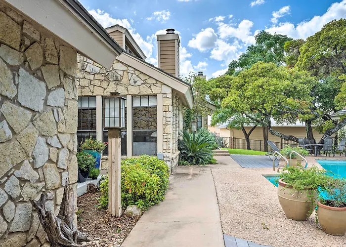 Horseshoe Bay Resort Townhome - Near Lake Lbj!
