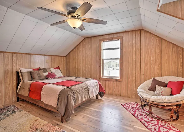 Rural Oswego Cottage On 50-Acre Orchard & Farm!