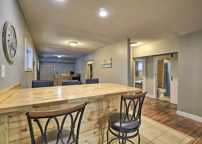 Mullens Cabin W/ Gas Grill & Mountain Views!