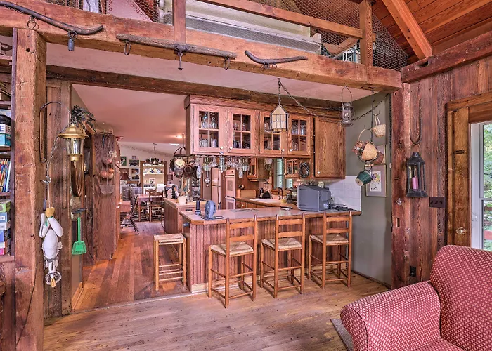 Serene Lodi Escape W/ Deck: Boat, Hike & Sip!