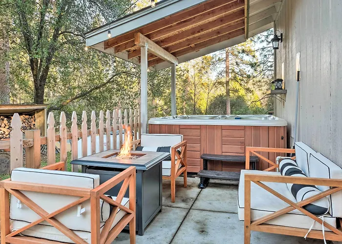 Lakeside Groveland Home W/ Hot Tub, Near Yosemite