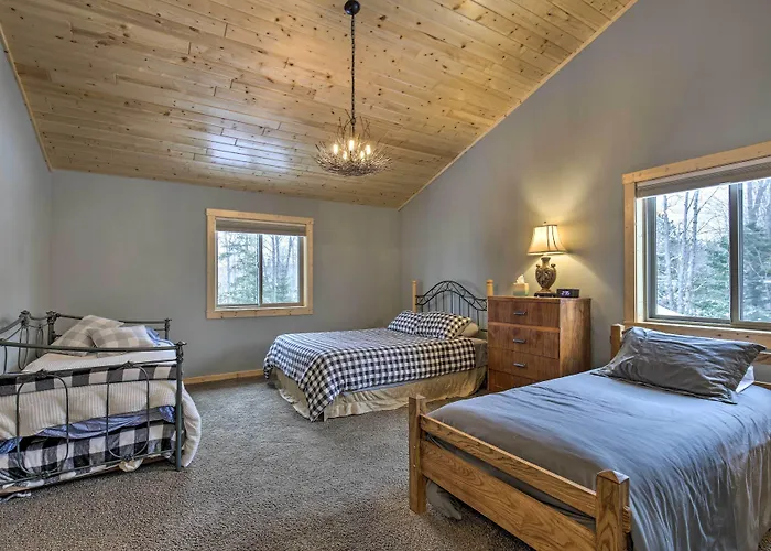Lakefront Cottage In Iron River: 3 Mi To Skiing!