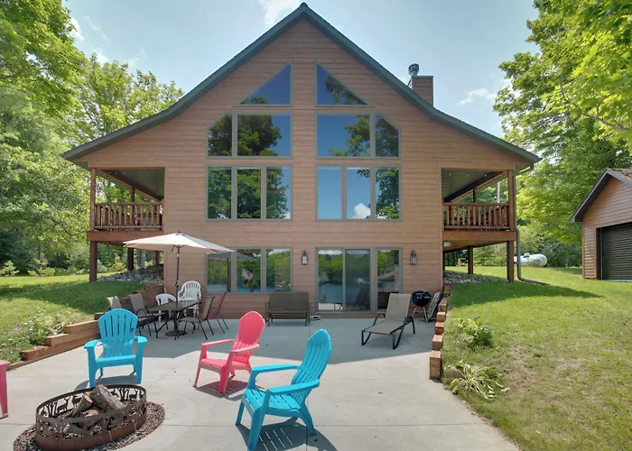 Lakefront Cottage In Iron River: 3 Mi To Skiing!