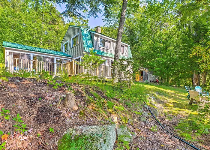 Dreamy Bucksport Hideaway On Freshwater Pond!