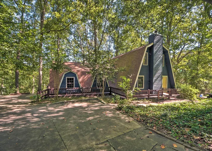 Lake Hartwell Home W/ Dock < 10 Miles To Clemson!