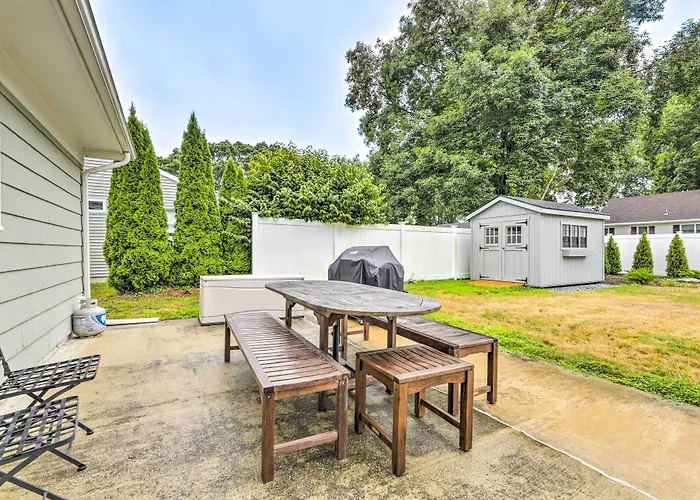 Charming Old Saybrook Cottage < 1 Mi To Beach