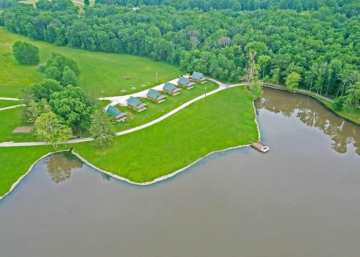 Cozy Columbia Cabin W/ Shared Lake Dock!