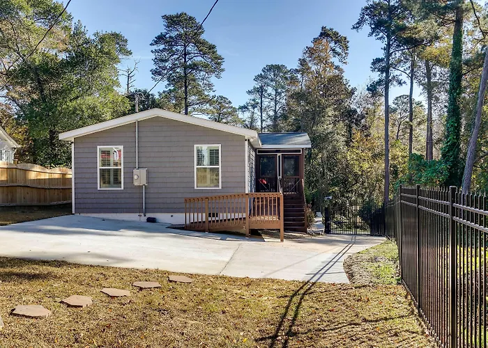 Step-Free Home W/ Fire Pit - 3 Miles To Usc!