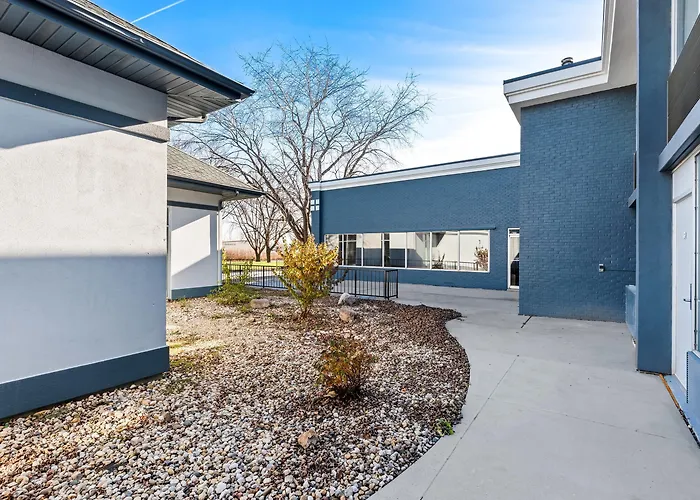 Suburban Studios Fort Dodge