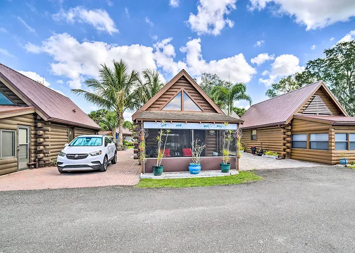 Okeechobee Cabin In Waterfront Community W/ Dock!