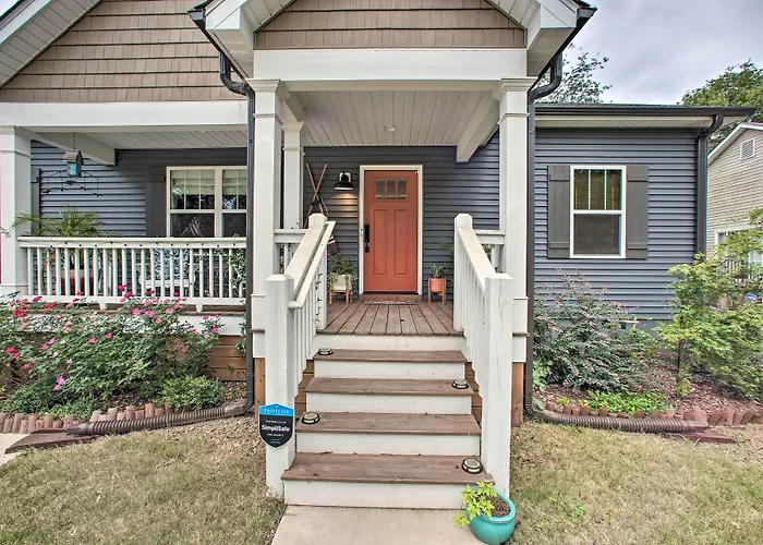2 Mi To Downtown: Luxe Greenville Retreat!