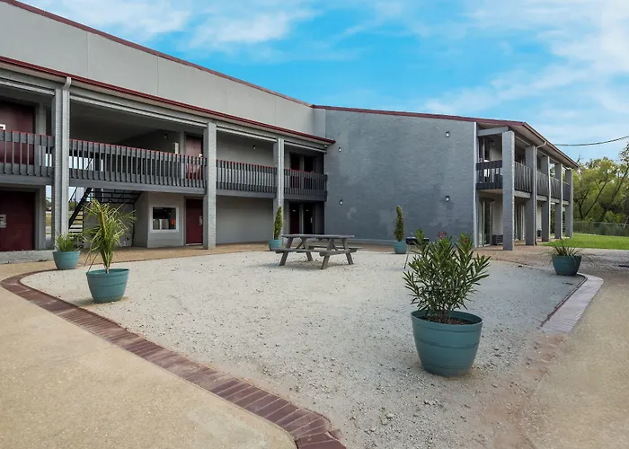 Red Roof Inn Madisonville