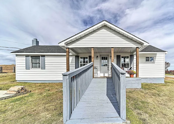 Updated Beattyville Ranch-Style Home W/ Yard!