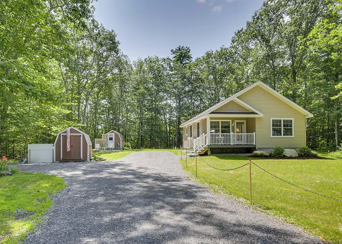 Maine Cottage W/ Dock & Kayaks, Near Augusta!