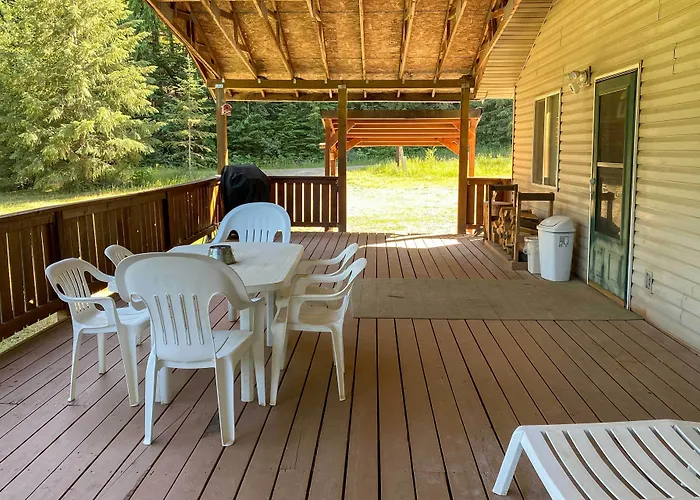 Private 2-Acre Retreat W/ Mtn Views, Walk To River