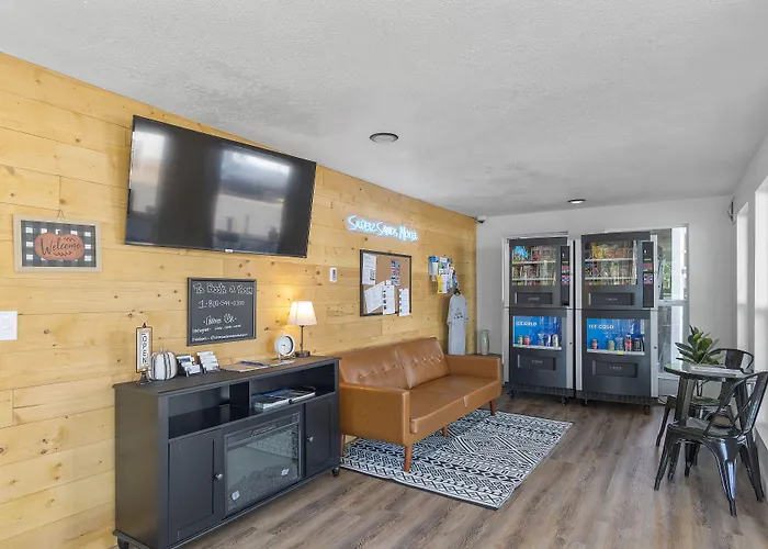 Silver Sands Motel