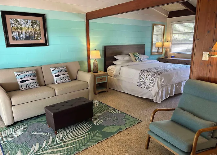 Tropical Marina & Resort On Lake Beresford