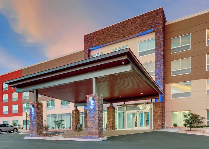 Holiday Inn Express & Suites - Roanoke - Civic Center