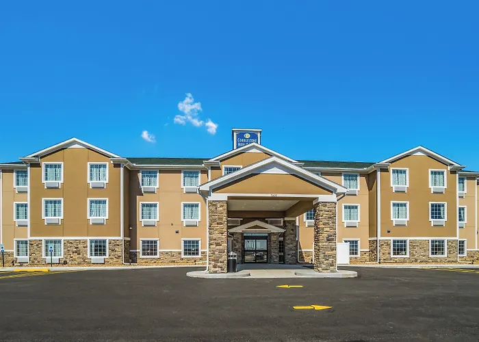 Cobblestone Hotel & Suites - Newport