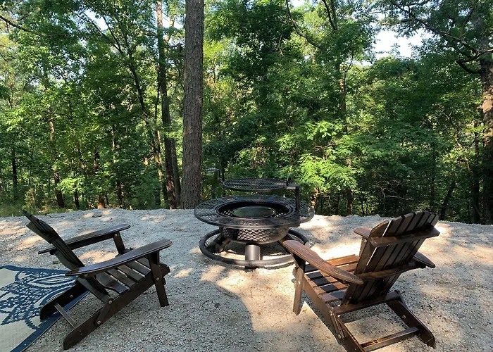 Airstream Retreat, Hot Tub, Sunset Deck & Trail