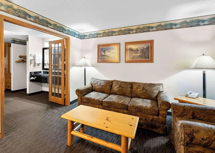 Cobblestone Hotel & Suites - Ladysmith