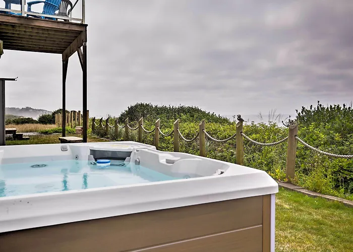 Oceanfront South Beach Home W/ Hot Tub & Sauna