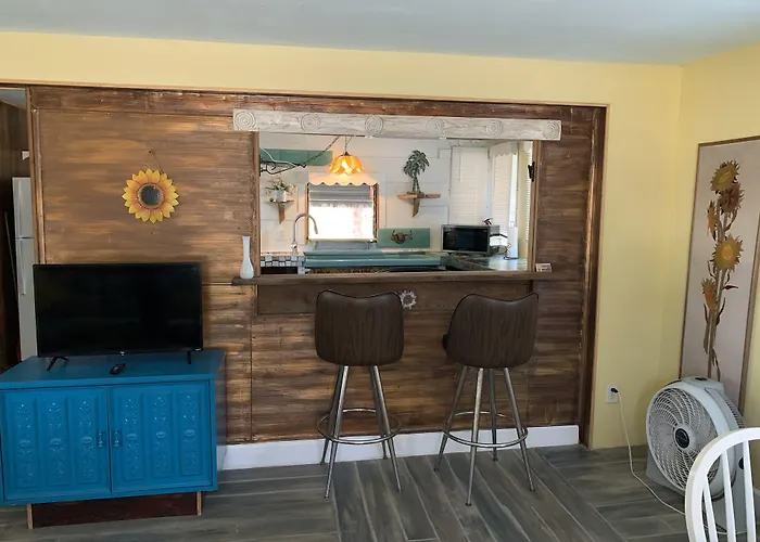 Nature Coast Inn & Cottages