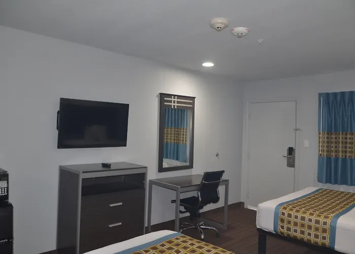 Travelers Inn