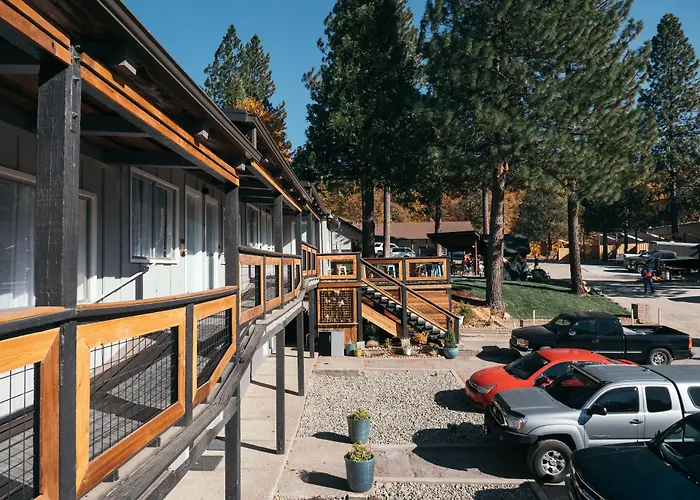 Summit View Inn