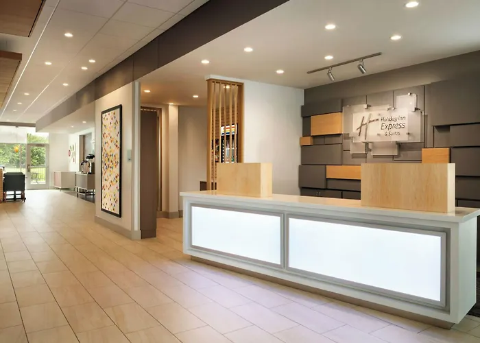 Holiday Inn Express & Suites Red Wing