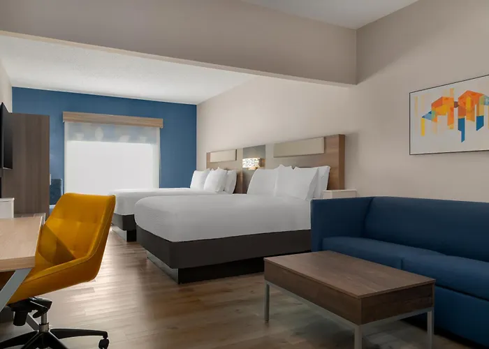 Holiday Inn Express & Suites Southfield - Detroit