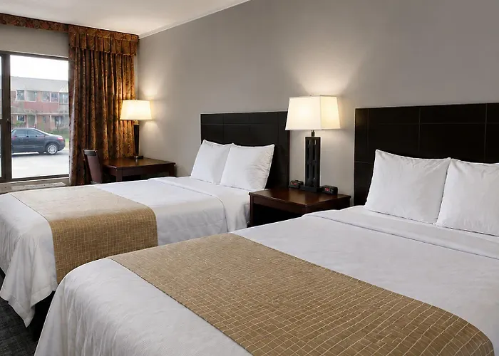 Travelodge By Wyndham Seymour