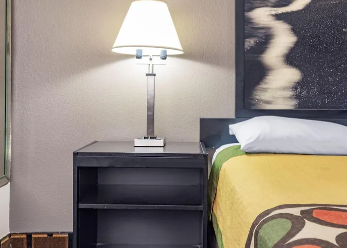 Super 8 By Wyndham League City Kemah Area