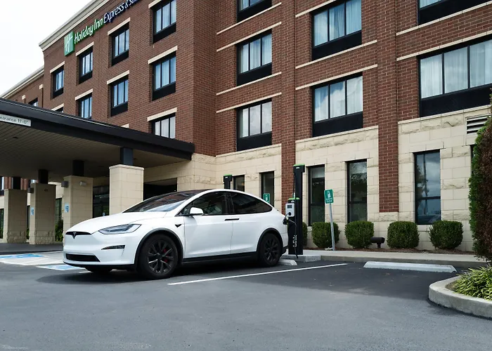Holiday Inn Express & Suites Franklin - Berry Farms By Ihg