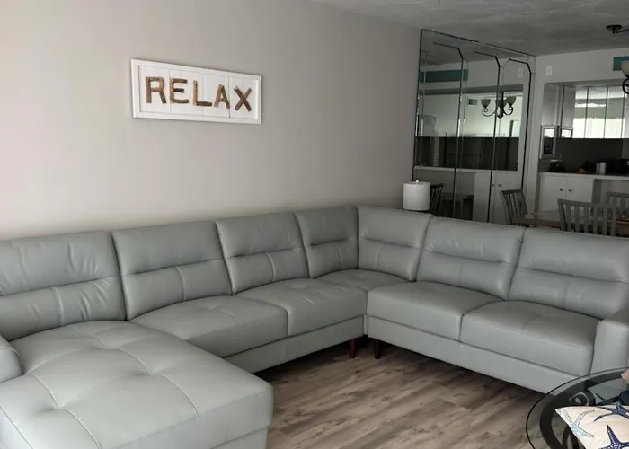 Siesta Key Escape Ground Floor Steps To Heated Pool And Free Trolley