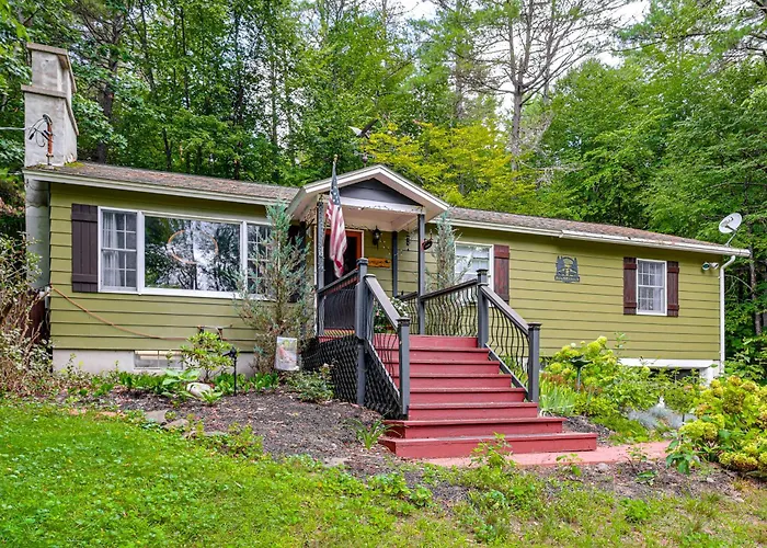Rustic Adirondacks Home W/ Hot Tub & Lake Access!