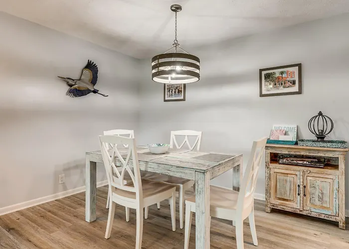 < Half-Mi To Fort Clinch Beach! Condo W/ Balcony