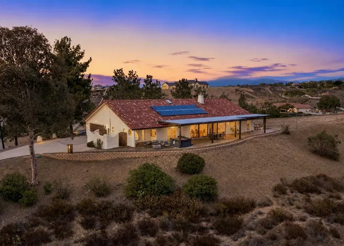 Winery Getaway With Spa And Amazing Hilltop View