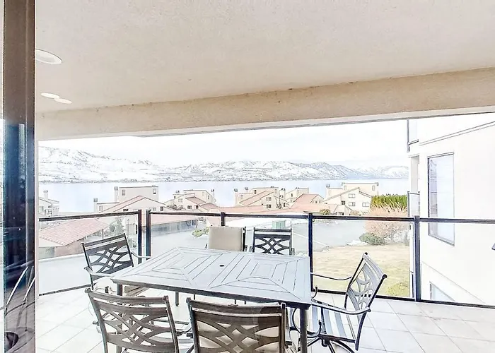 Lake Chelan Shores Sleek Stunner 19 To 4