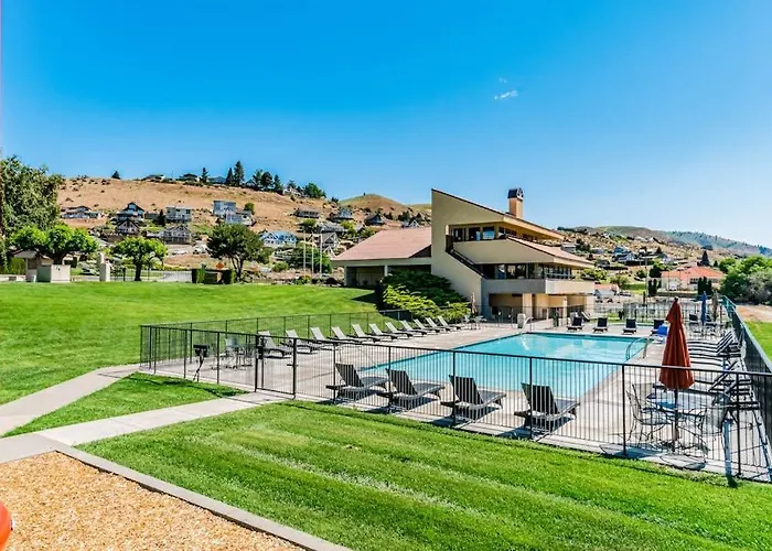 Lake Chelan Shores Sleek Stunner 19 To 4