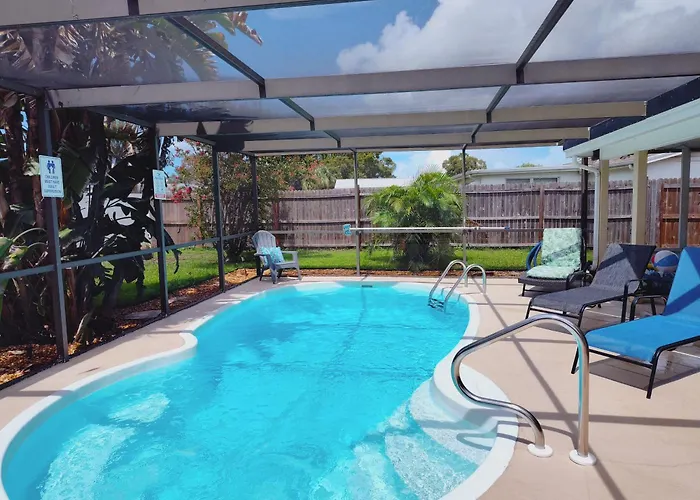 Heated & Screened In Pool