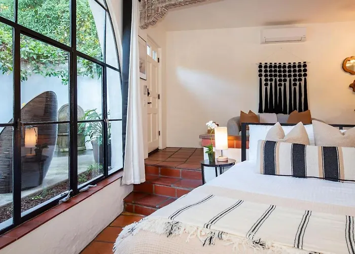 Casa Blanca Suite B2 - Sunlit Montecito Studio Retreat With Patio