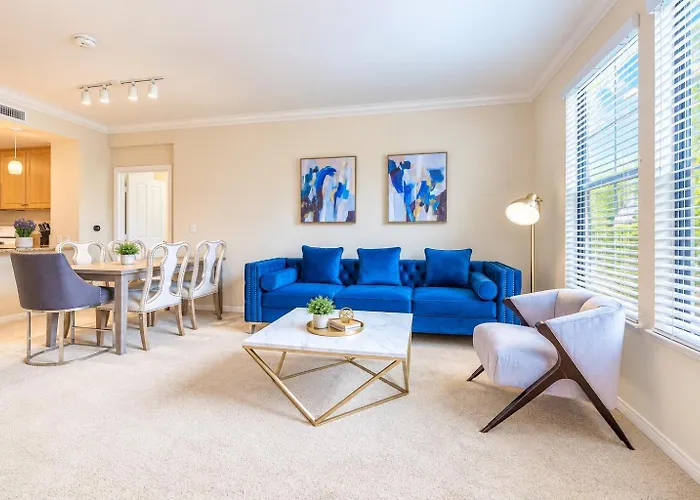 Irvine Spectrum/2 Bedrooms/2 Bathrooms/Apartment/Pool/Gym
